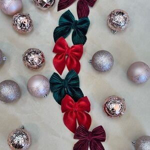 Festive Red and Green piggie bow sets